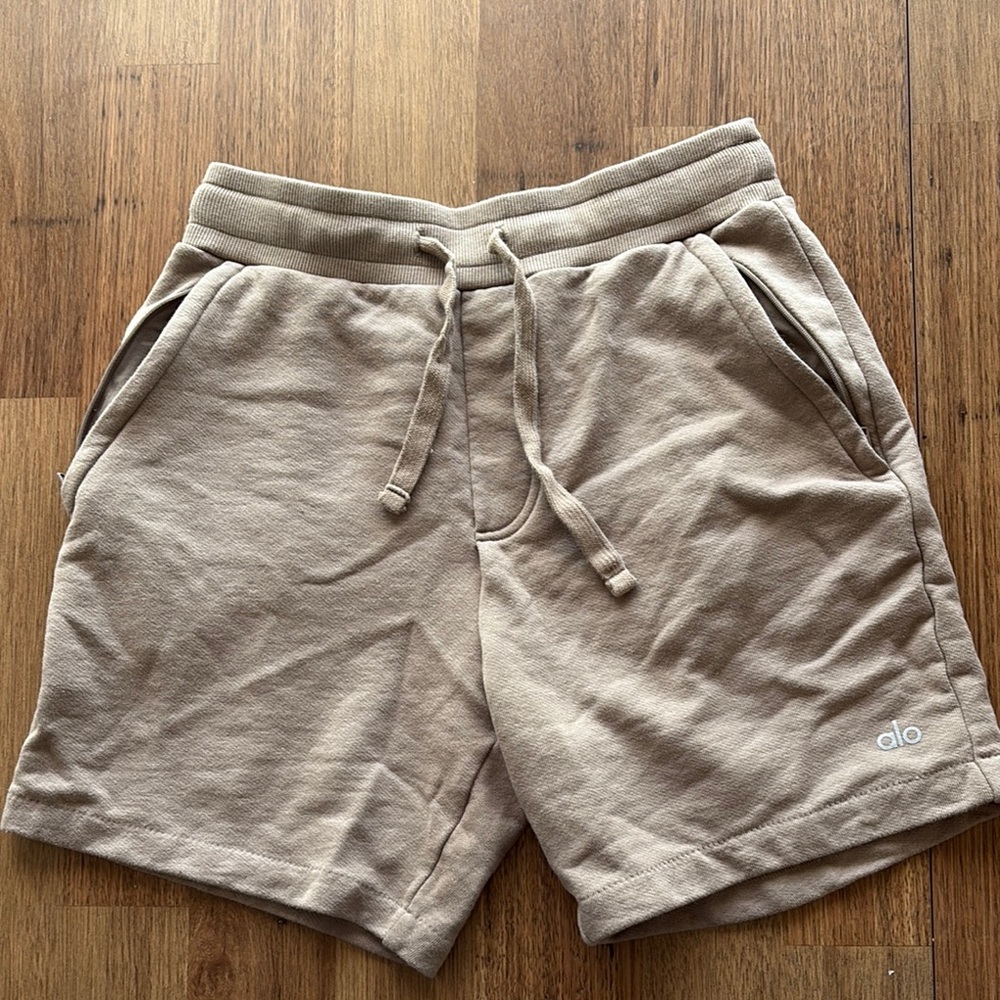 ALO Yoga Tan Athletic Shorts with Elastic Waistband